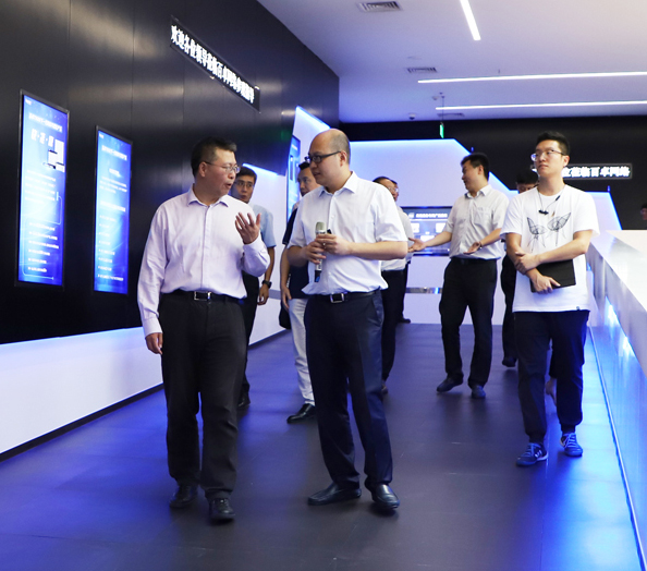 截图594-展厅参观-天津市河北区区委副书记、区长李新一行莅临bsports网络调研指导.jpg